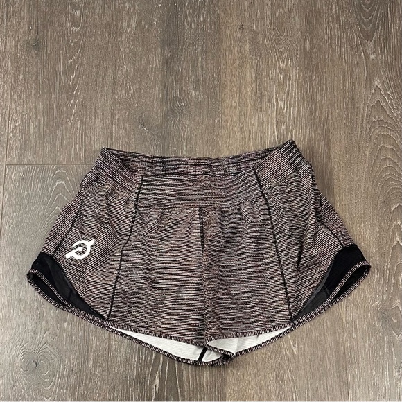 Lululemon Hotty Hot Peloton‎ Lined Short Sz 12 - Picture 1 of 4